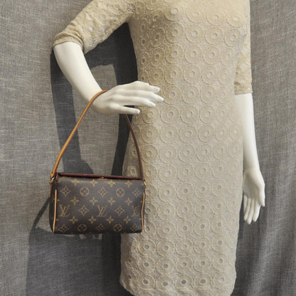 Louis Vuitton Monogram Recital 2 of 8