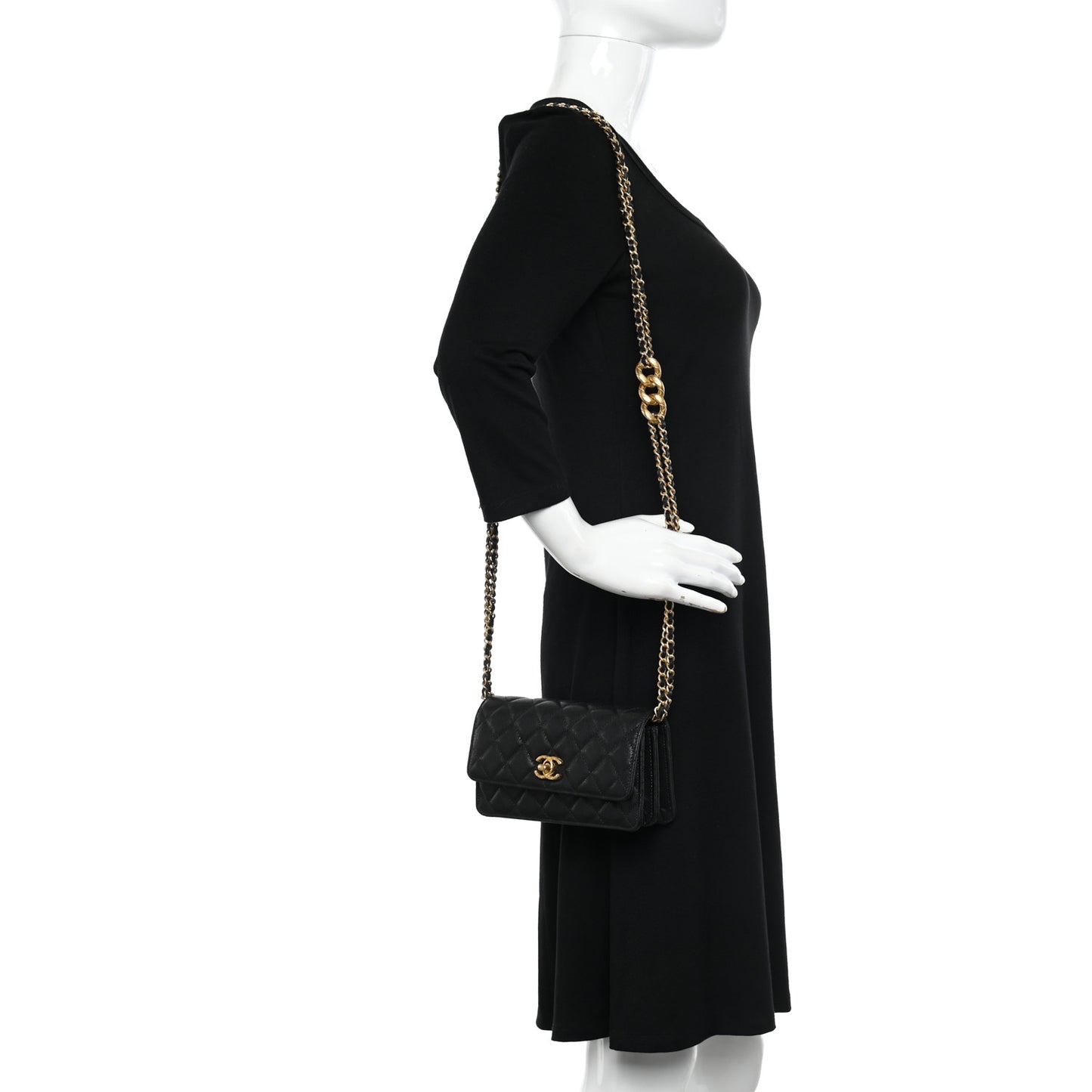 Caviar Quilted Chain Link Clutch With Chain Black