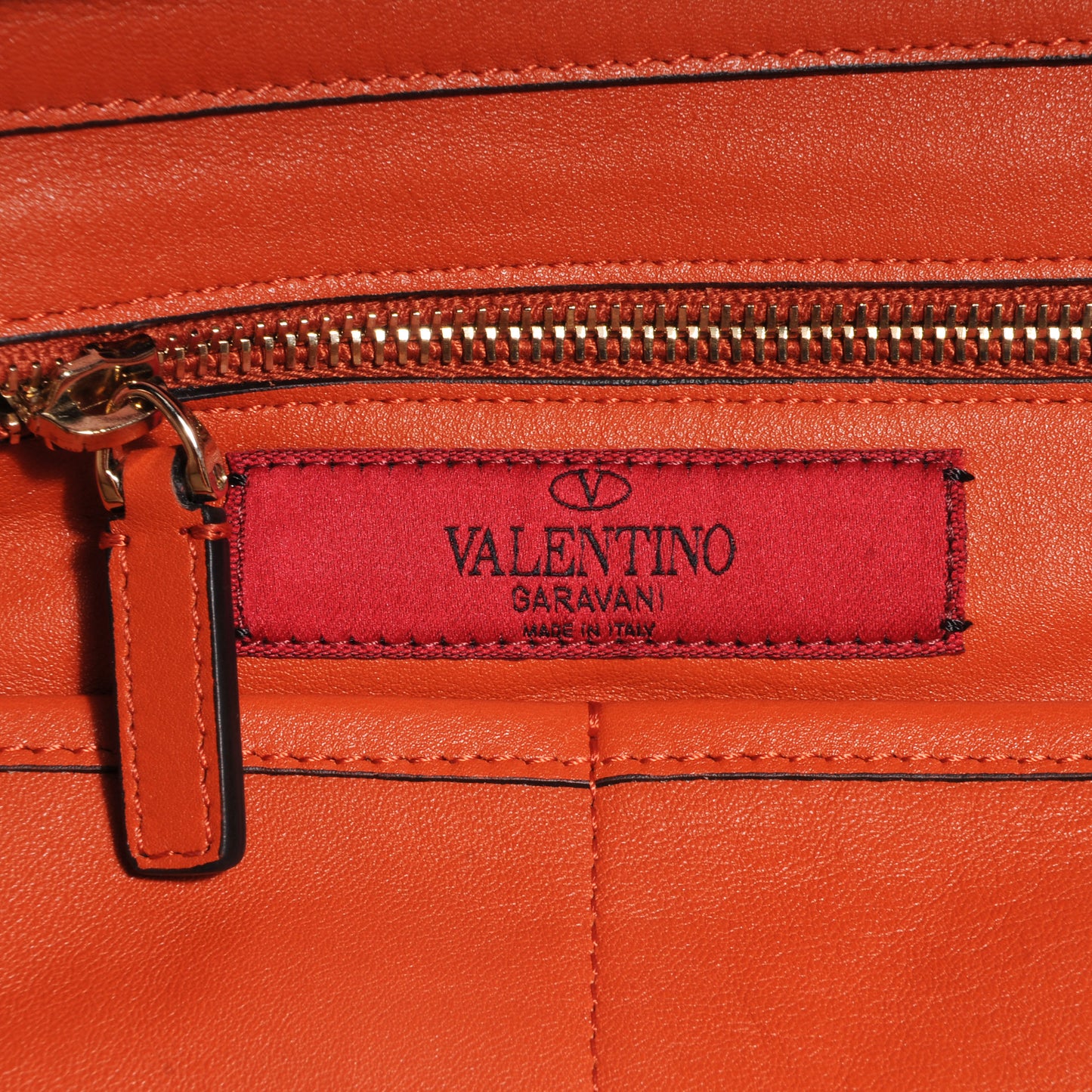 Vitello Medium Rockstud Tote English Red