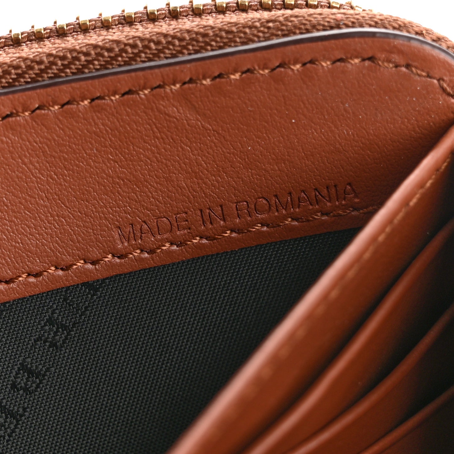 Grainy Calfskin London England Zip Around Wallet Chestnut Brown