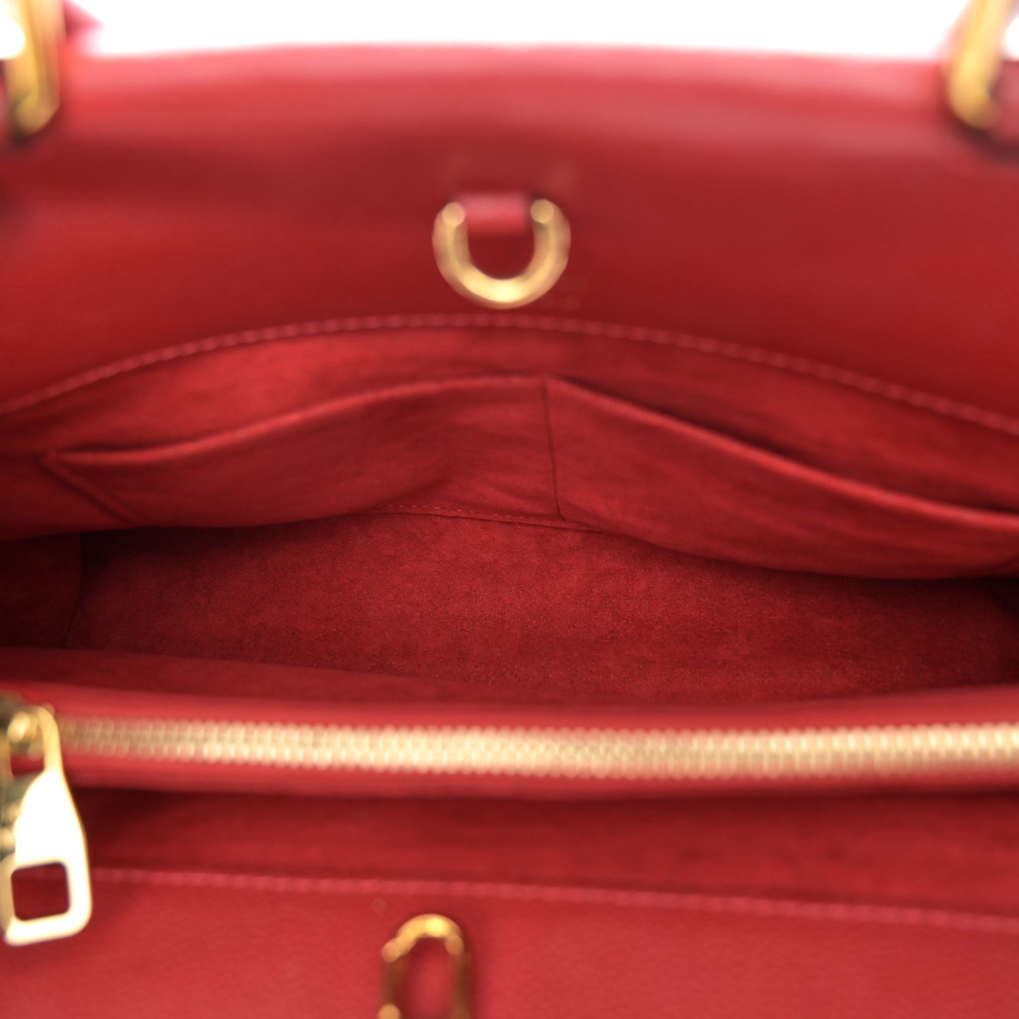 Monogram Venus Cherry