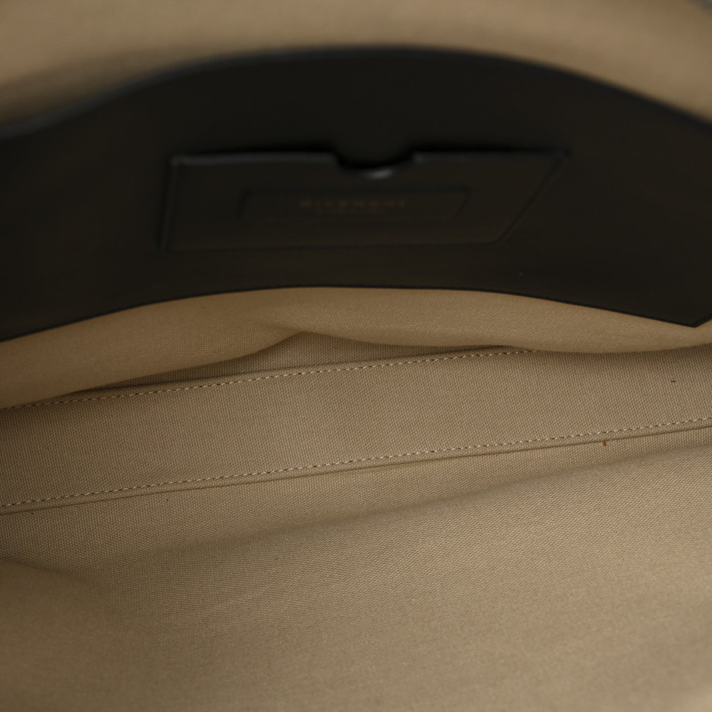 Smooth Calfskin Medium Soft Antigona Black