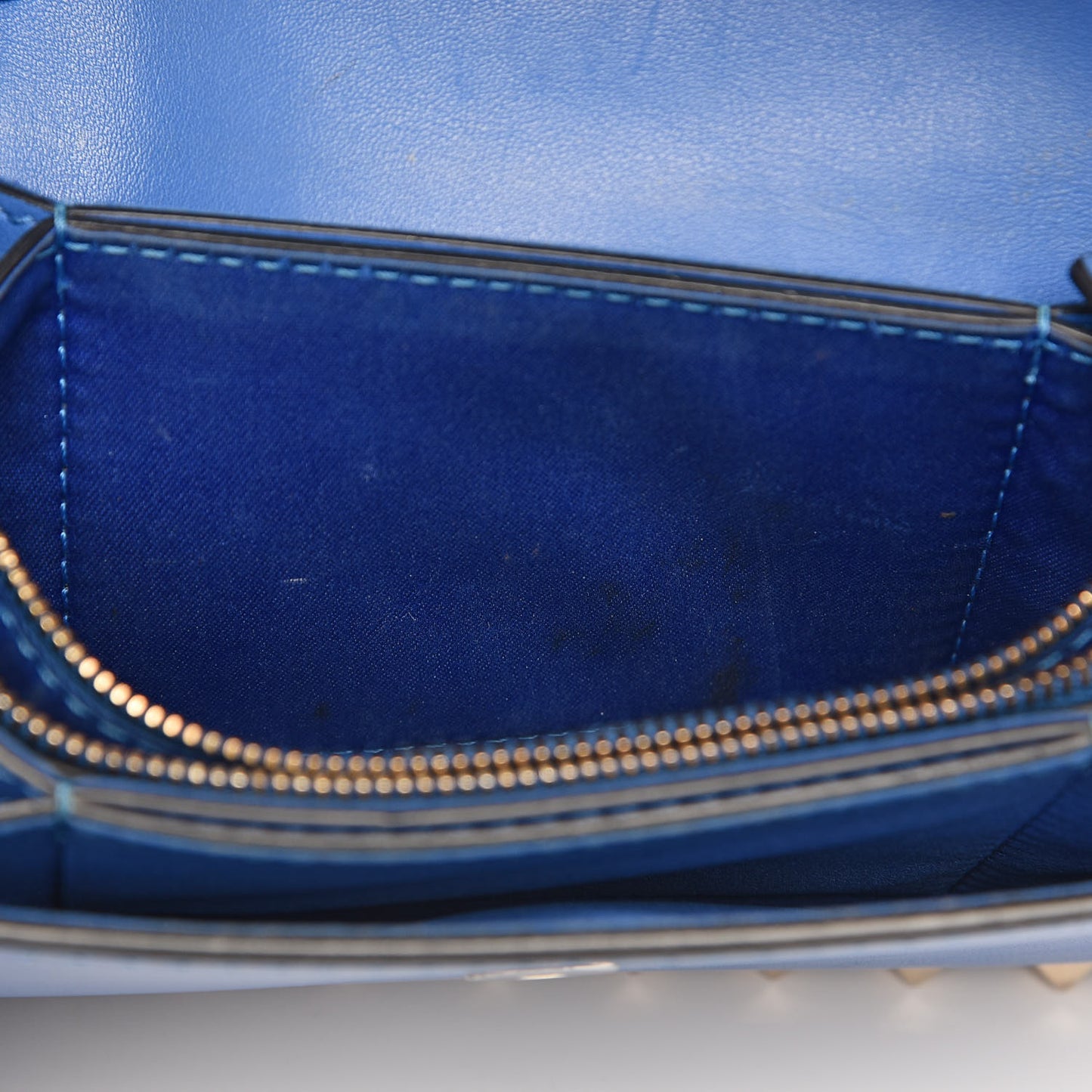 Vitello Rockstud Chain Flap Crossbody Bag Light Sapphire