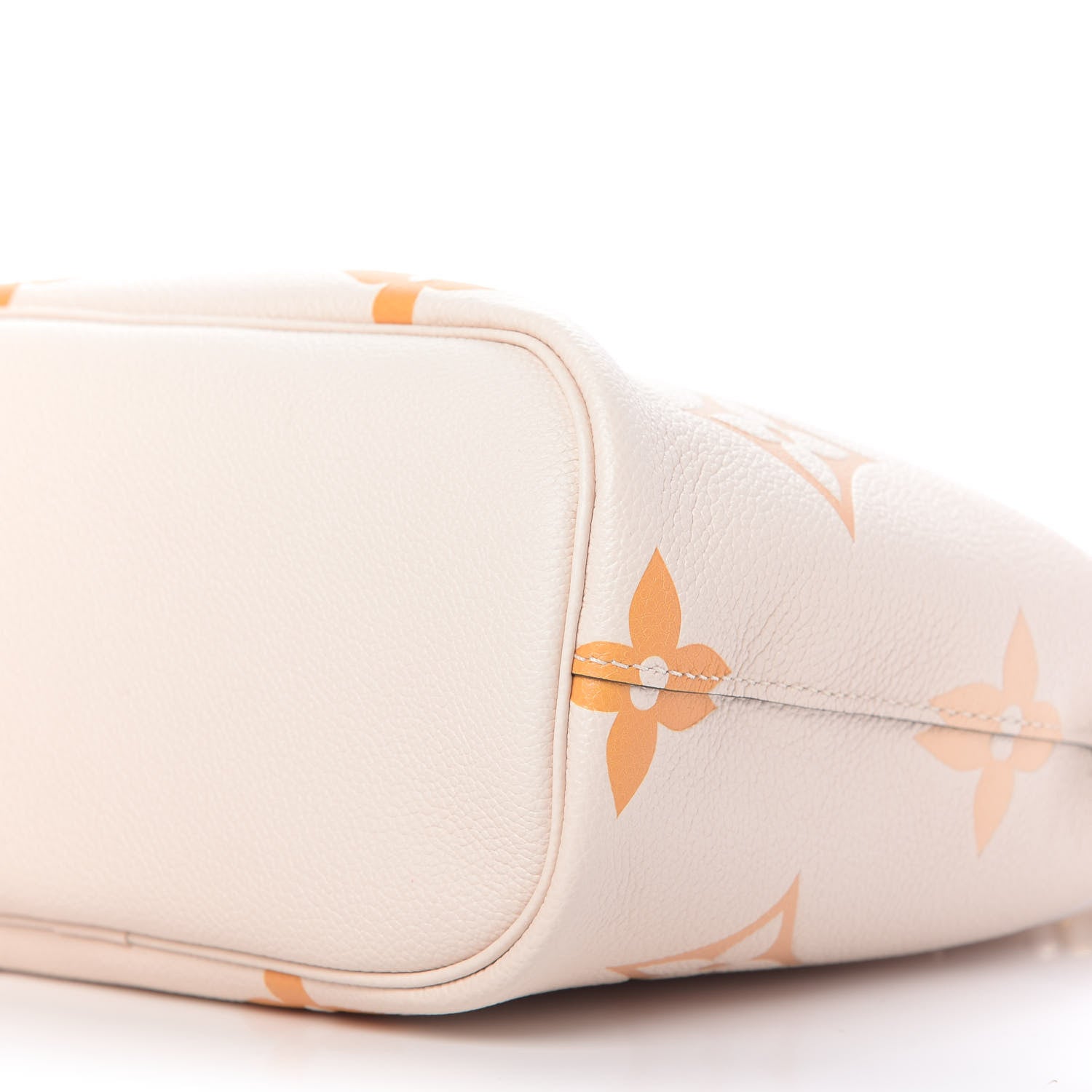 Louis Vuitton Empreinte Monogram Giant By The Pool Marshmallow Hobo Cream Saffron 7 of 10