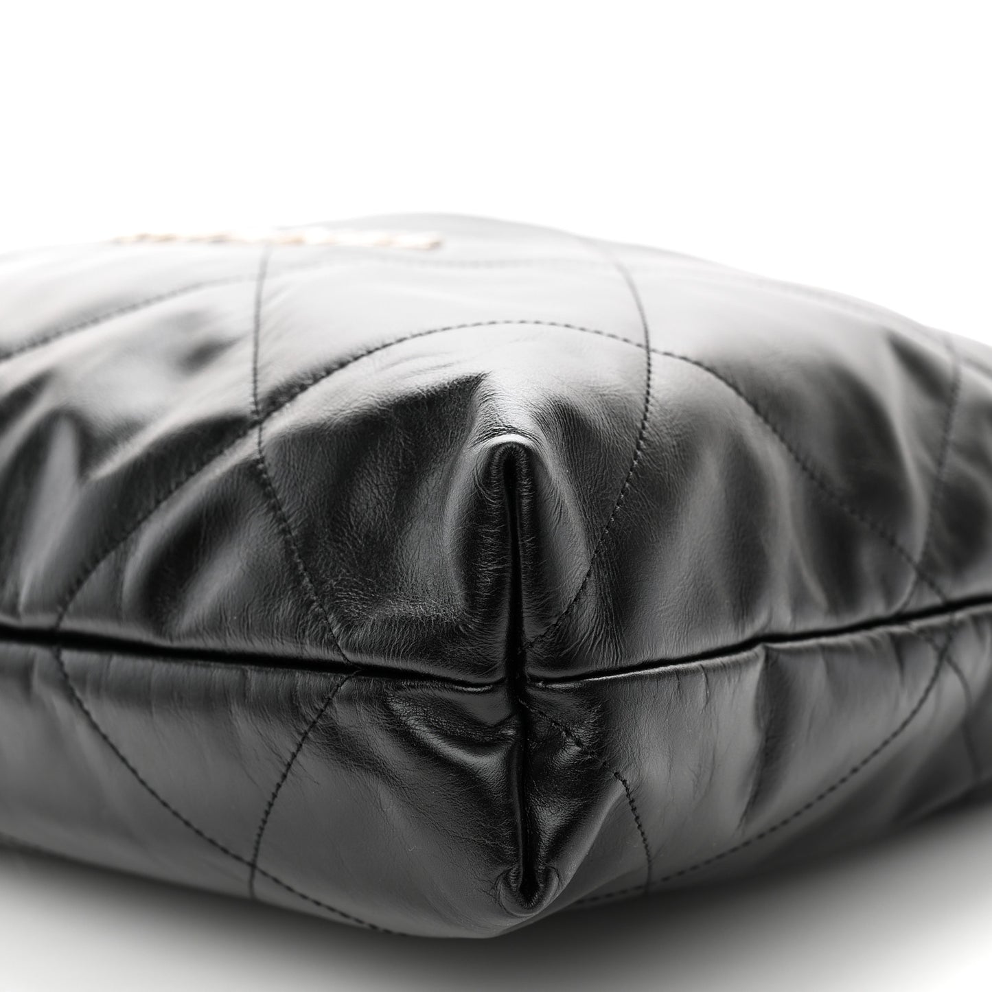 Shiny Calfskin Quilted Chanel 22 Black