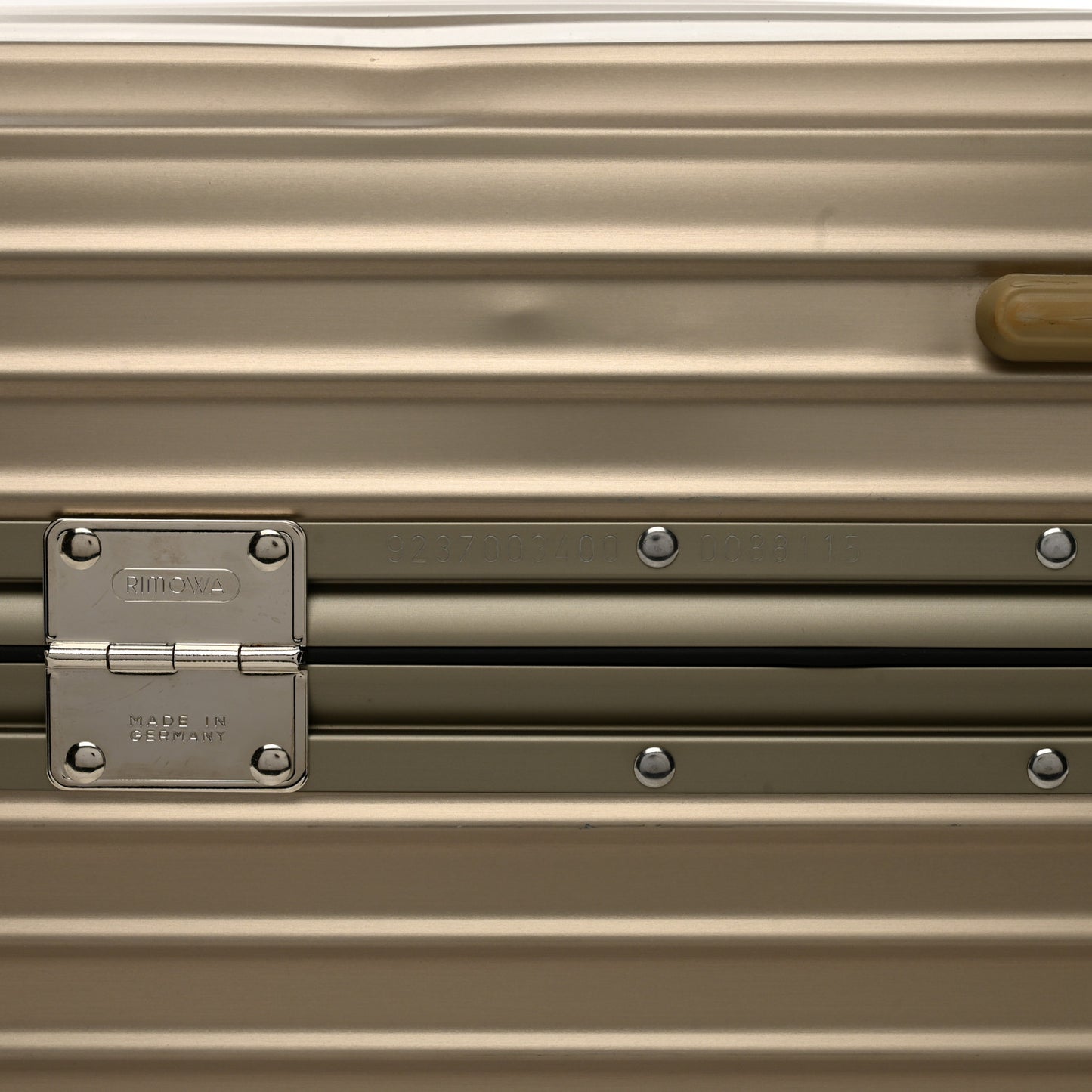 Aluminum Topas 70 Titanium