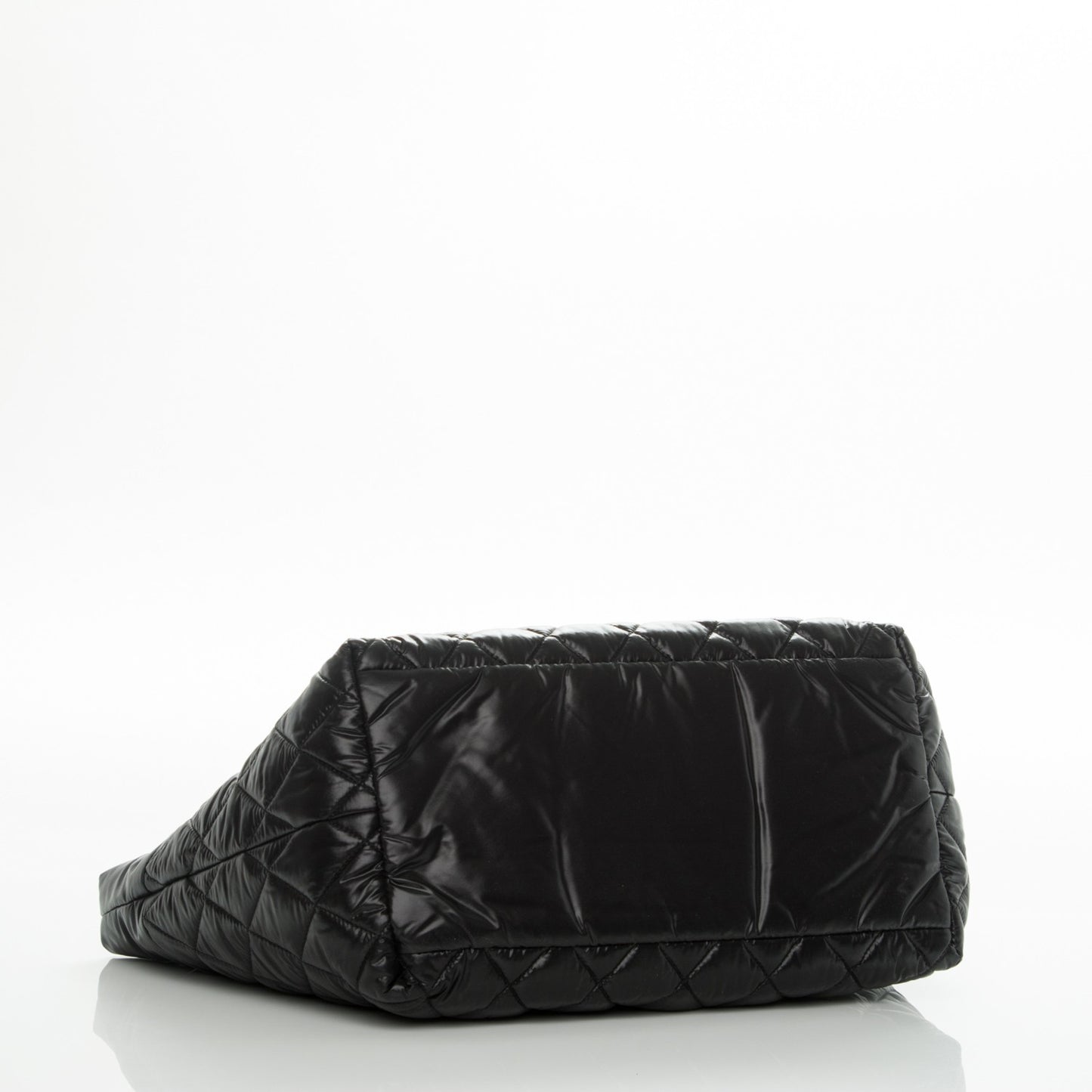 Nylon Quilted Coco Cocoon Medium Reversible Tote Black Red