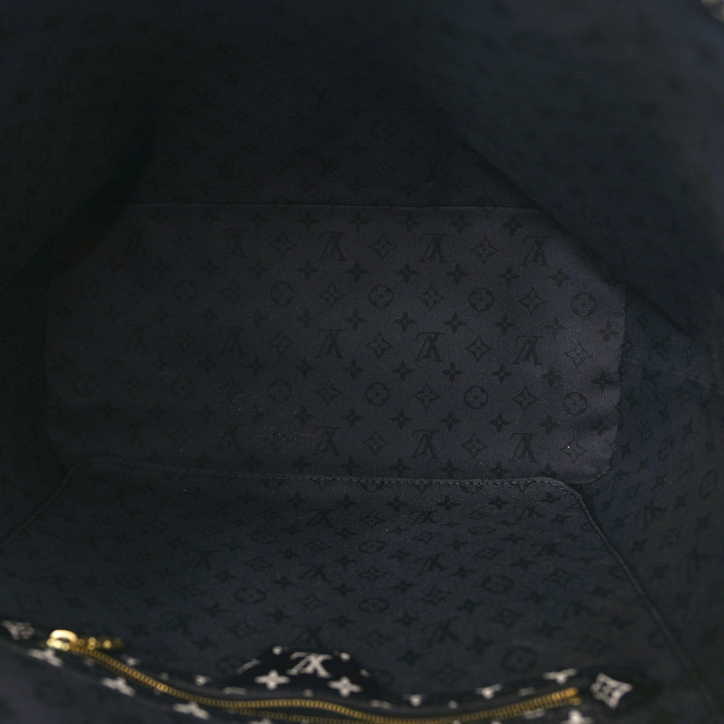 Monogram Giant Crafty Neverfull MM Creme Rouge Black