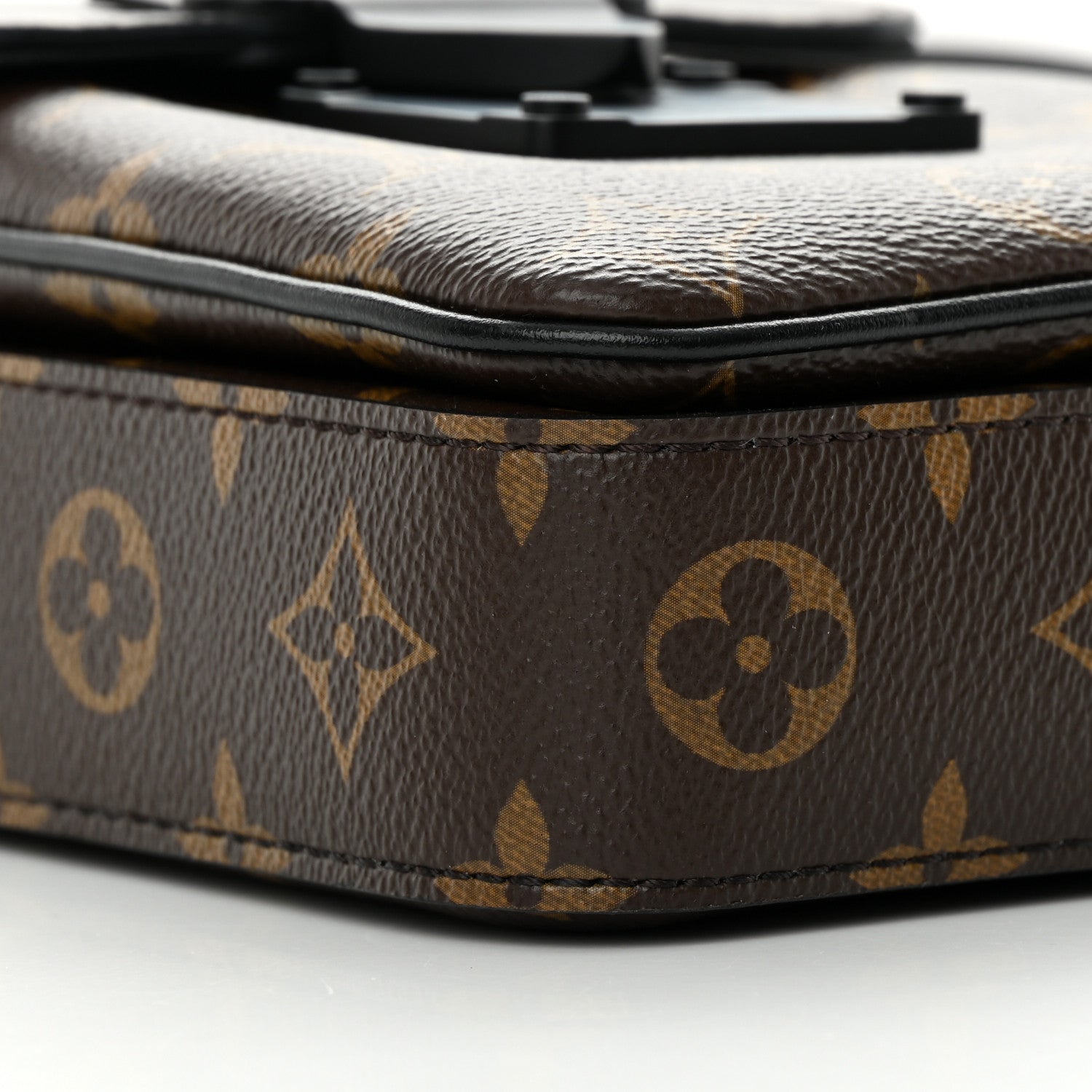 Louis Vuitton Monogram S Lock Vertical Wearable Wallet 8 of 12