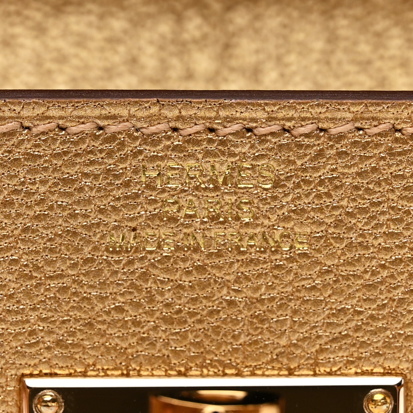 Metallic Chevre Chamkilight Kelly Wallet To Go Dore