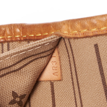 Louis Vuitton Monogram Neverfull MM 10 of 10