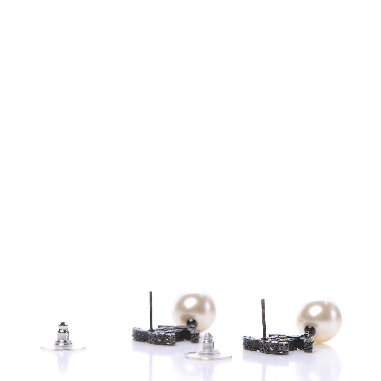 Pearl CC Drop Camelia Earrings Black Pearly White