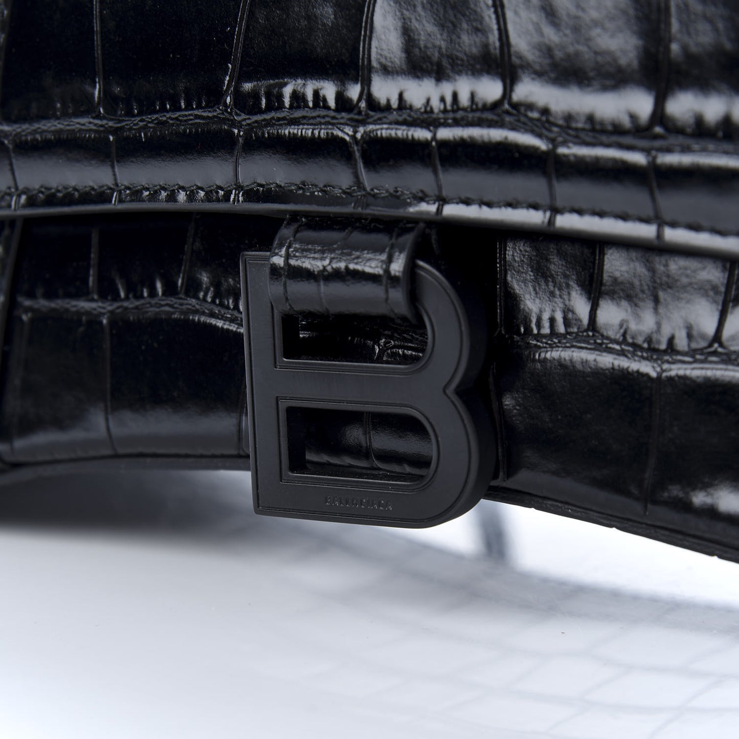 Shiny Calfskin Monochrome Crocodile Embossed Small Hourglass Top Handle Bag Black