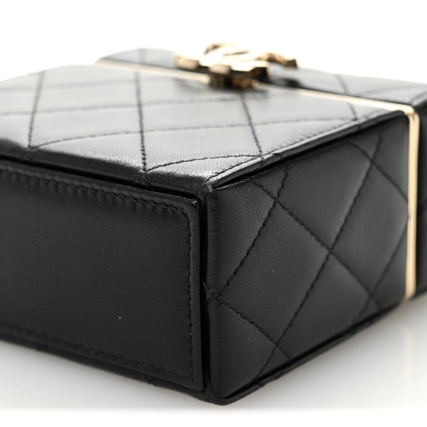 Lambskin Quilted Small Box With Chain Black