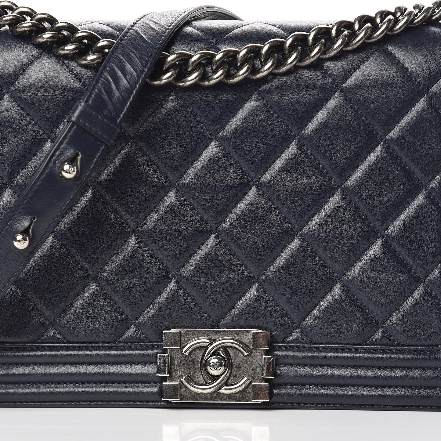 Lambskin Quilted New Medium Boy Flap Navy
