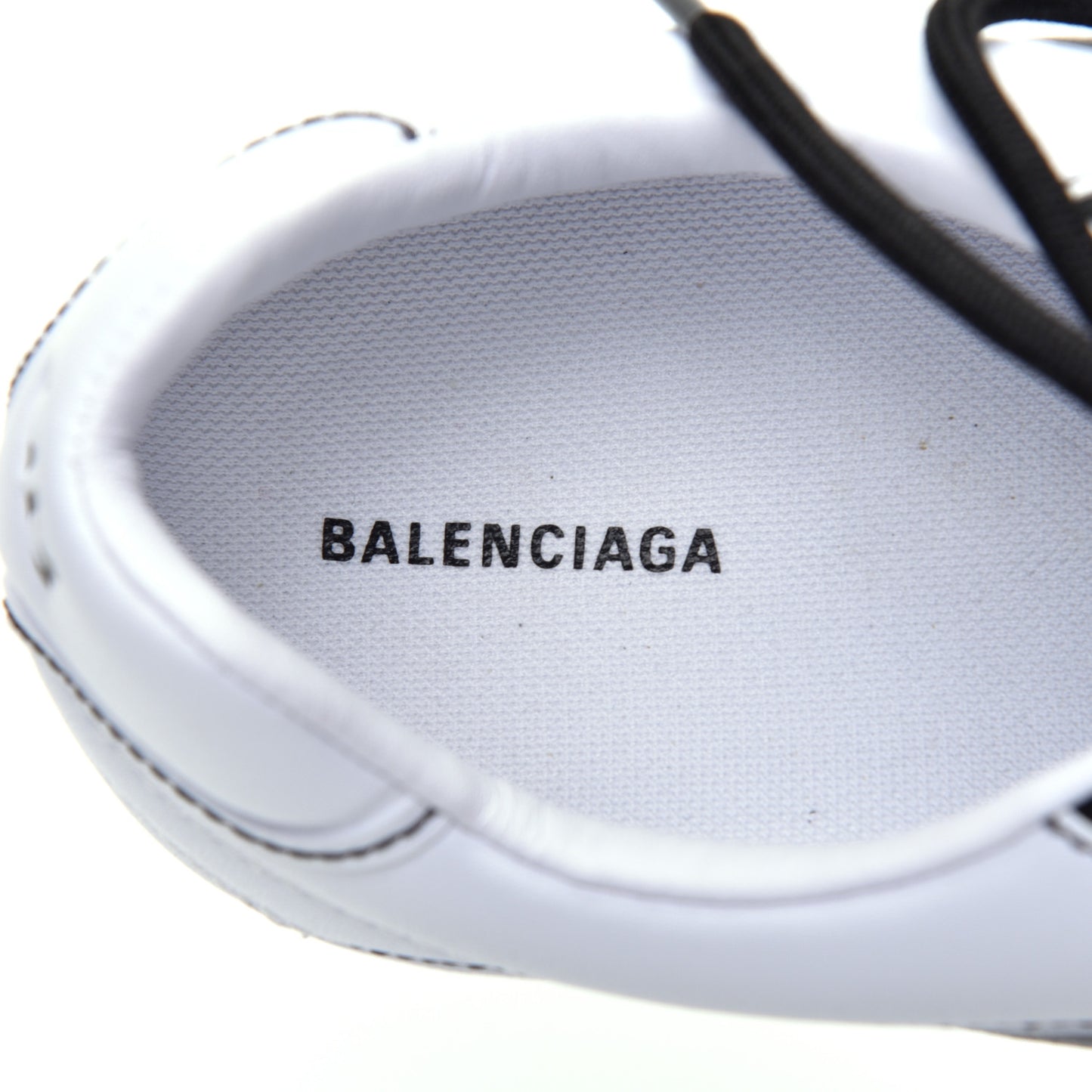 Matte Calfskin Womens Zen Sneaker 39 White Black