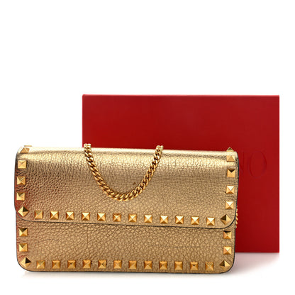 Valentino Garavani Pebbled Calfskin Rockstud Flap Wallet On Chain Soft Gold 9 of 9