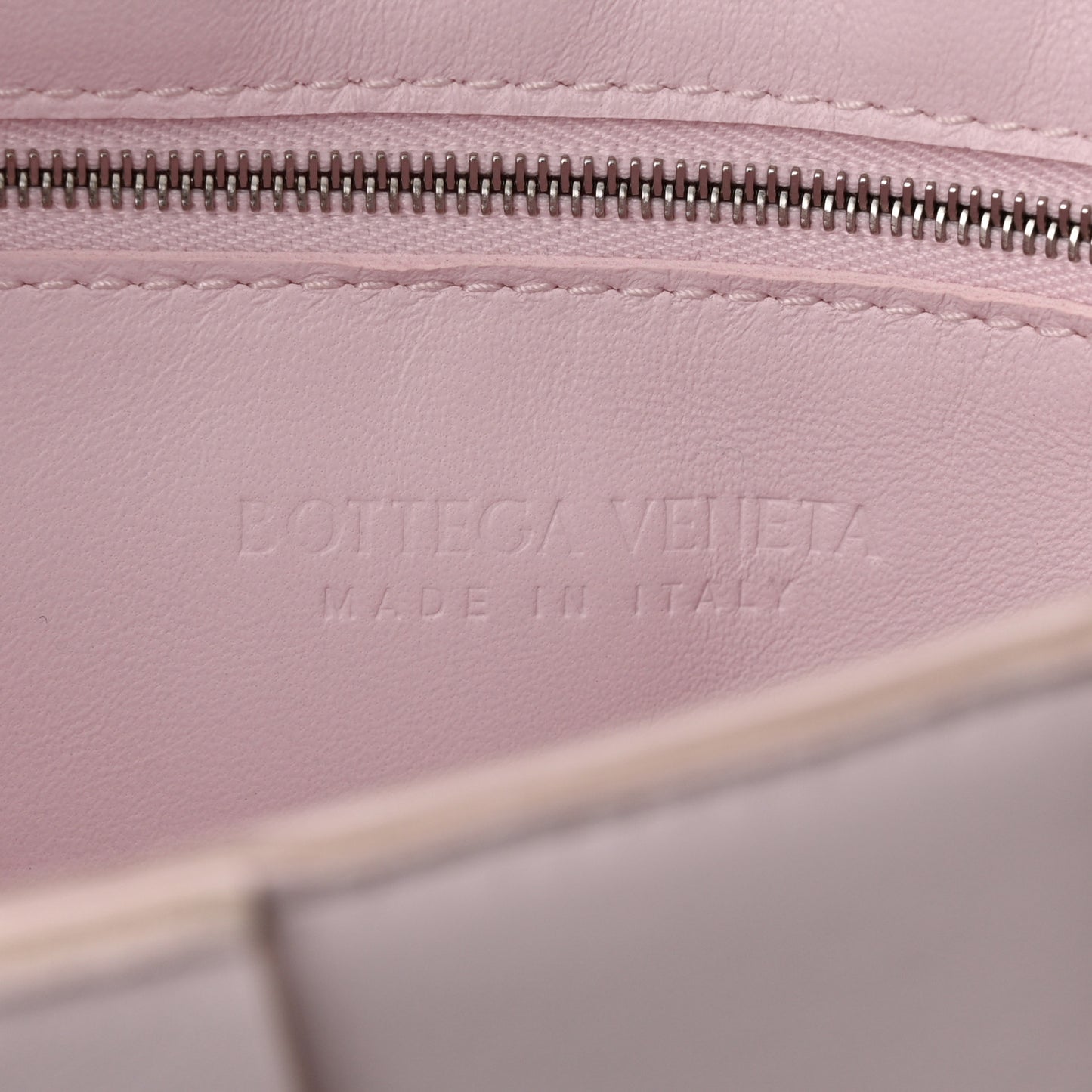 Lambskin Maxi Intrecciato Cassette Crossbody Bag Bliss Washed