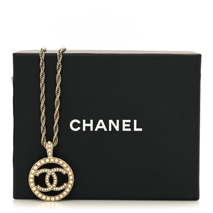 Chanel Pearl CC Round Pendant Necklace Gold 6 of 6