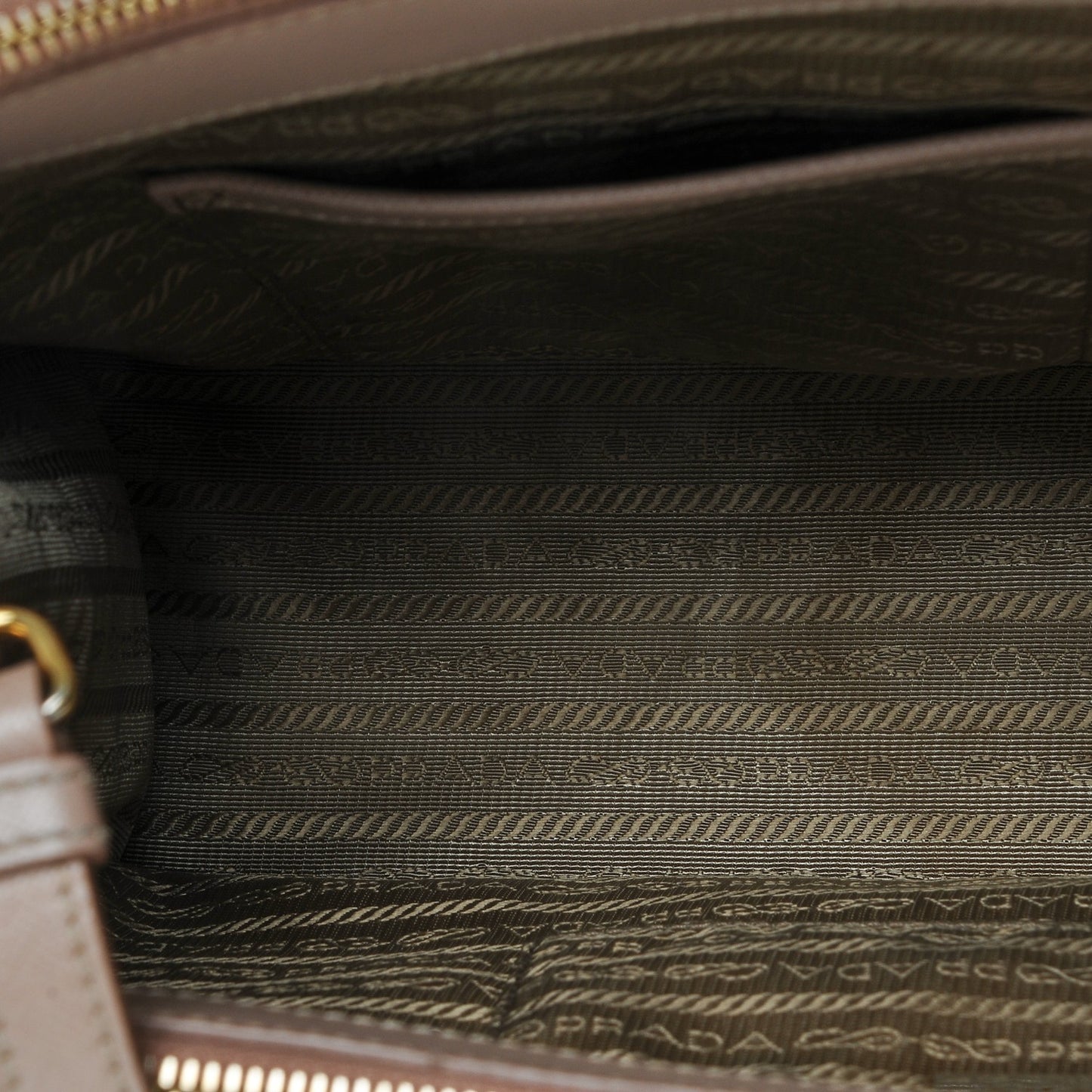 Saffiano Medium Galleria Double Zip Tote Cammeo