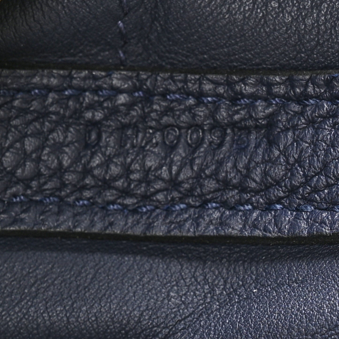 Togo Swift 24/24 35 Bleu Indigo Black