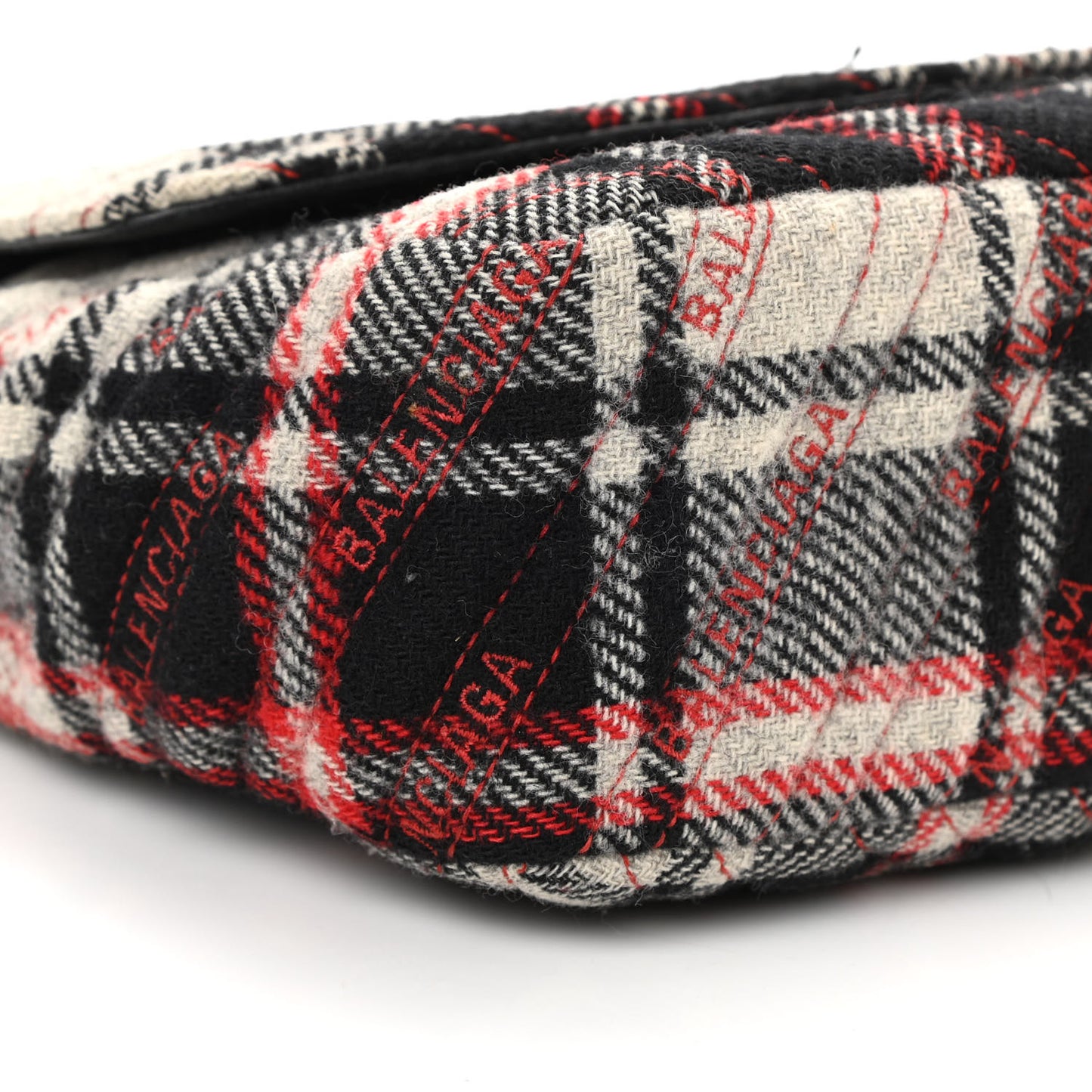 Wool Plaid Diagonal Allover Logo Matelasse M BB Round Shoulder Bag Black White Red
