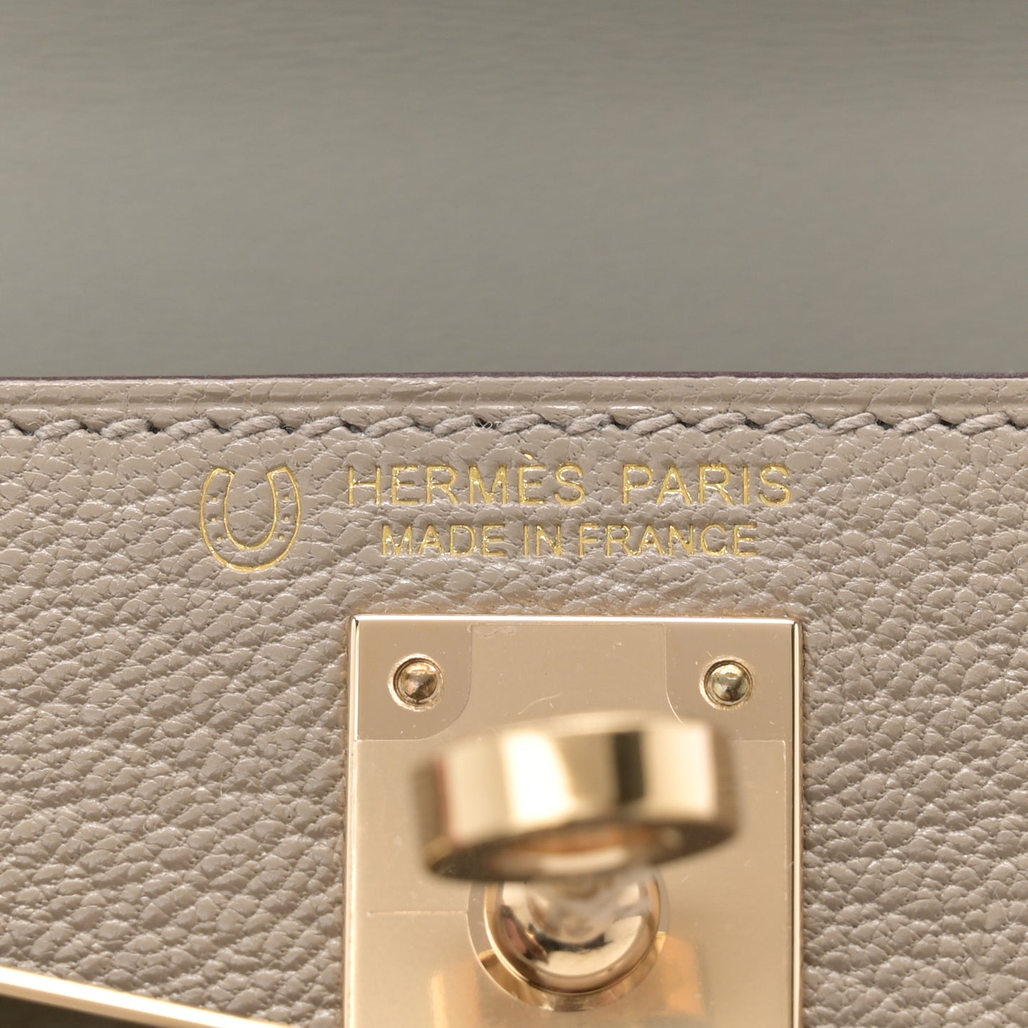 Chevre Mysore Horseshoe Mini Kelly Sellier 20 Gris Tourterelle Gris Perle