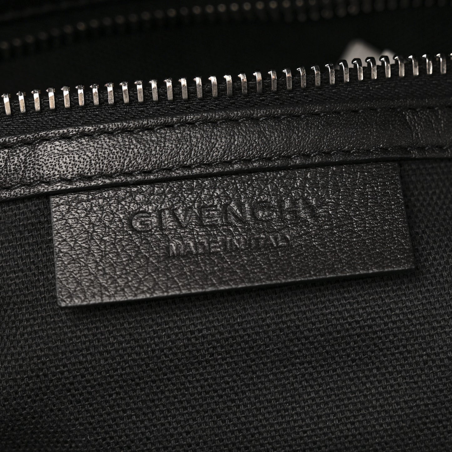 Calfskin Medium Nightingale Black