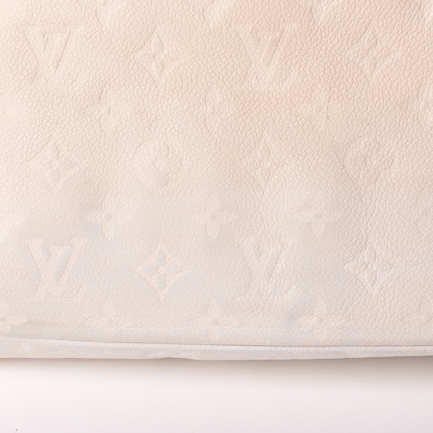 Louis Vuitton Empreinte Artsy MM Neige 23 of 32