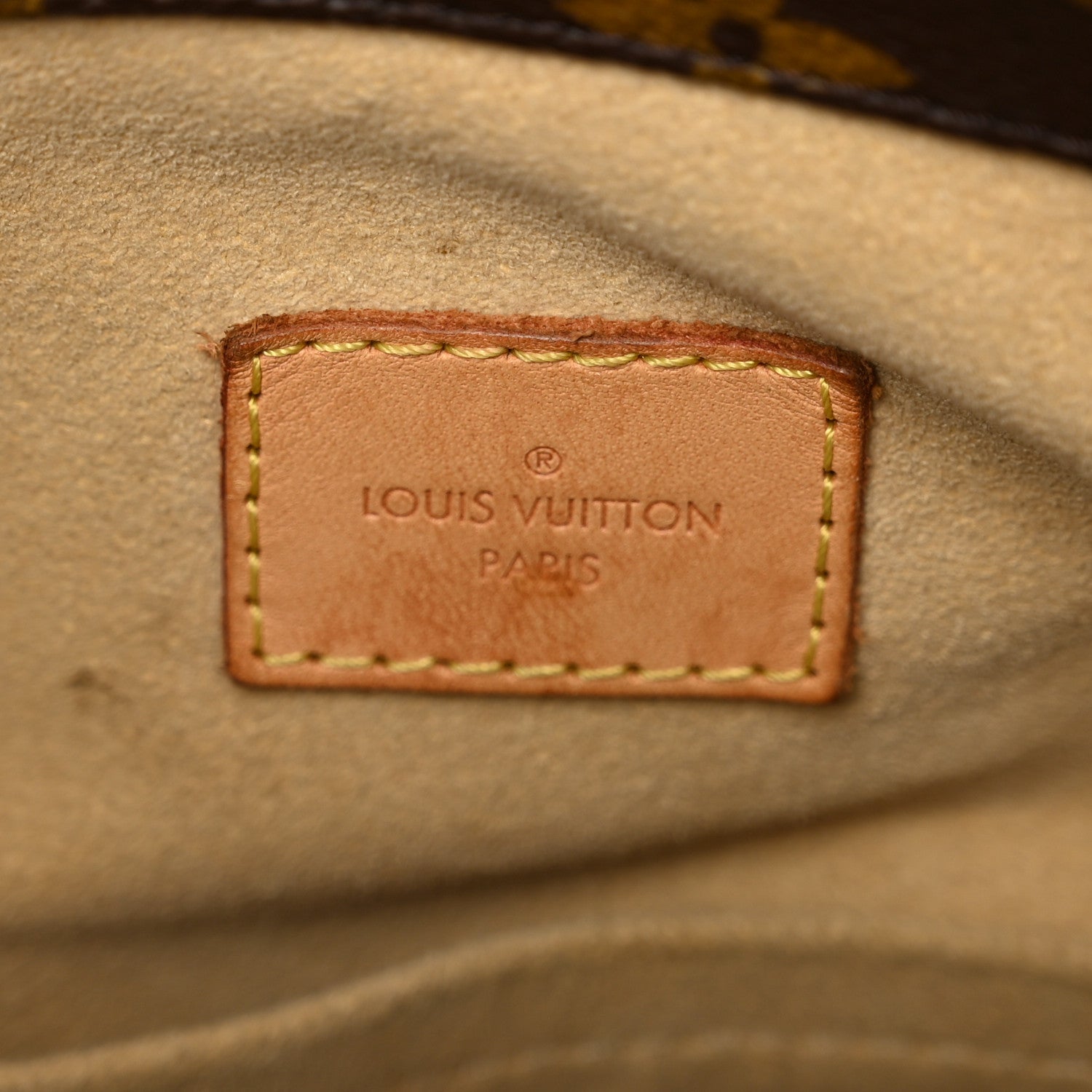 Louis Vuitton Monogram Artsy MM 7 of 10