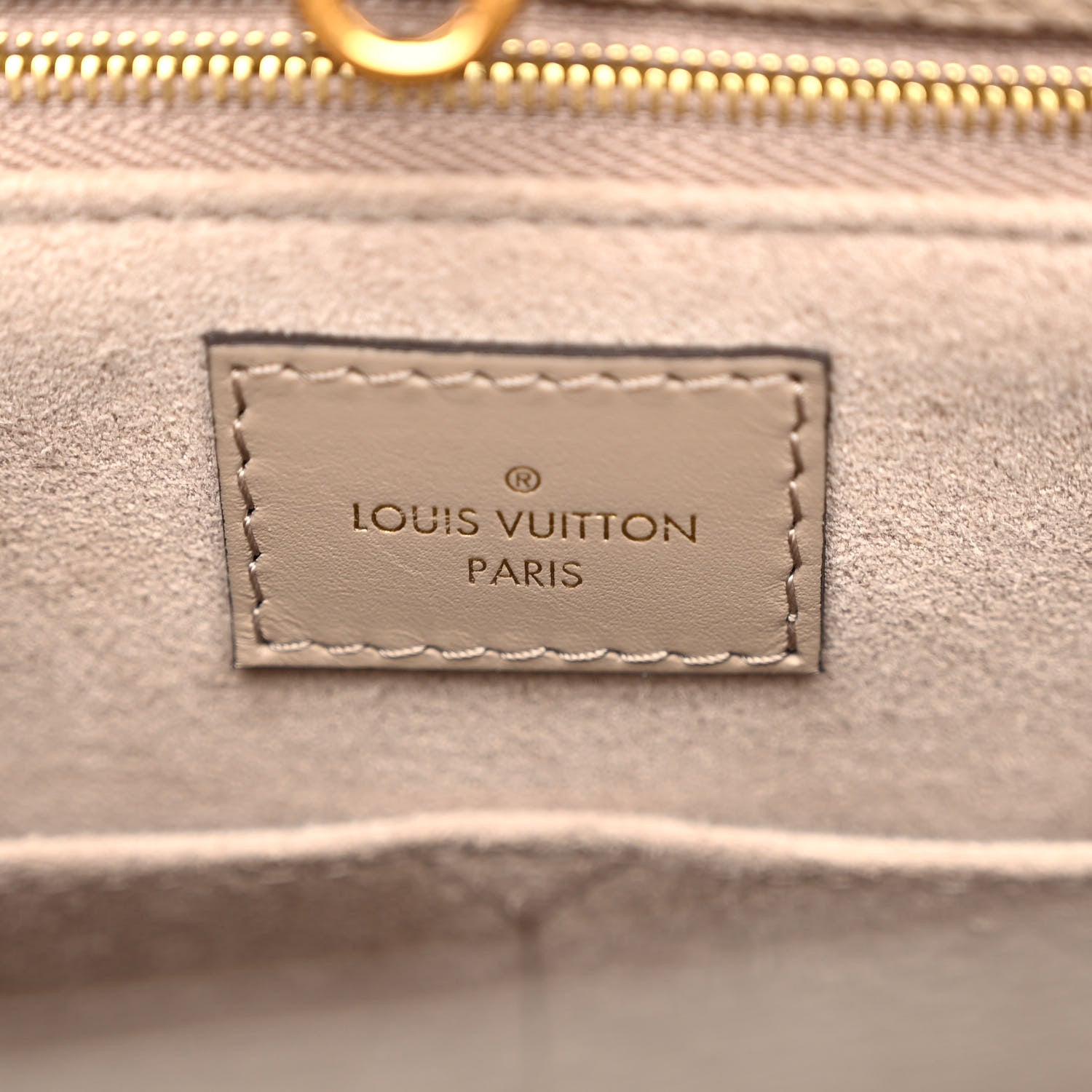 Louis Vuitton Empreinte Monogram Giant Onthego MM Tourterelle 6 of 9