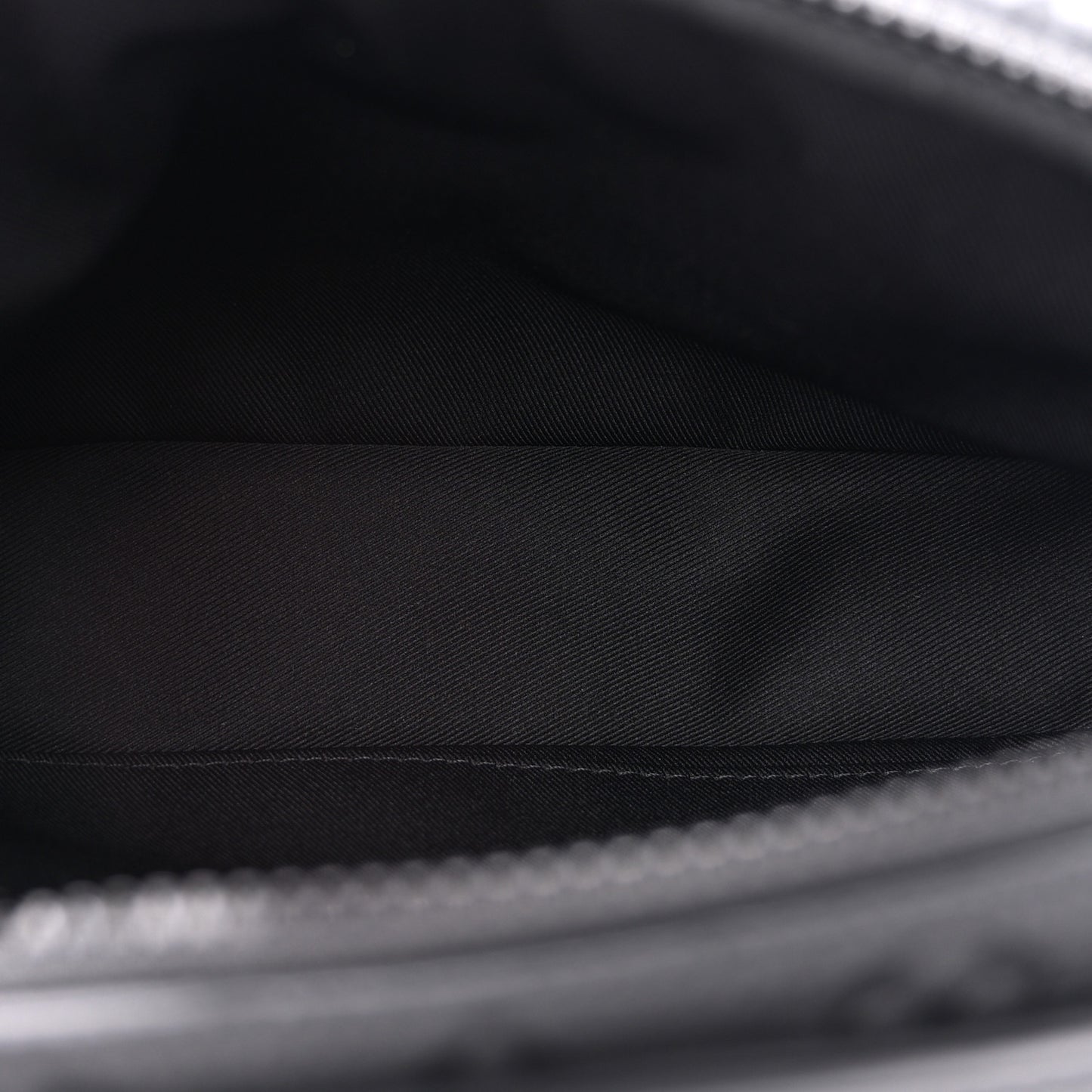 LOUIS VUITTON Taurillon Monogram S Lock Messenger Black