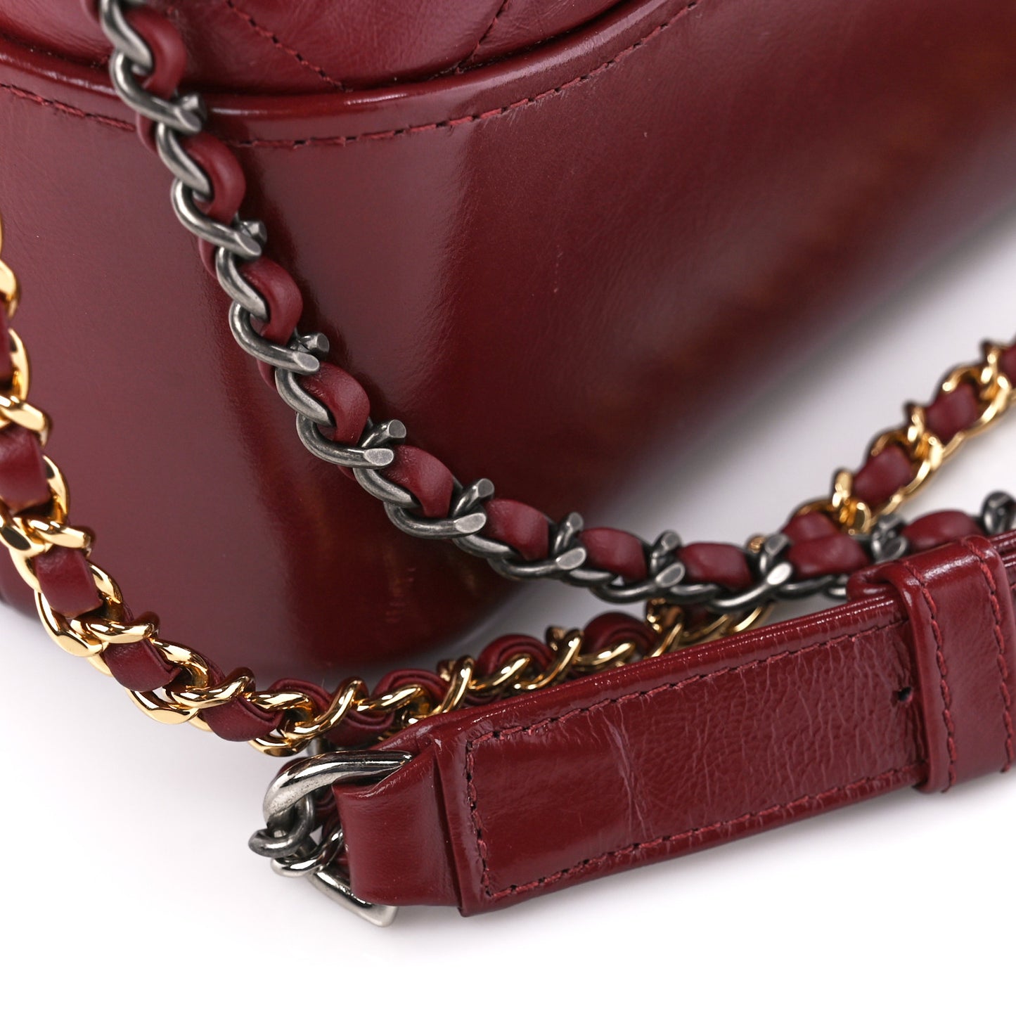 Aged Smooth Calfskin Quilted Medium Gabrielle Logo Hobo Red