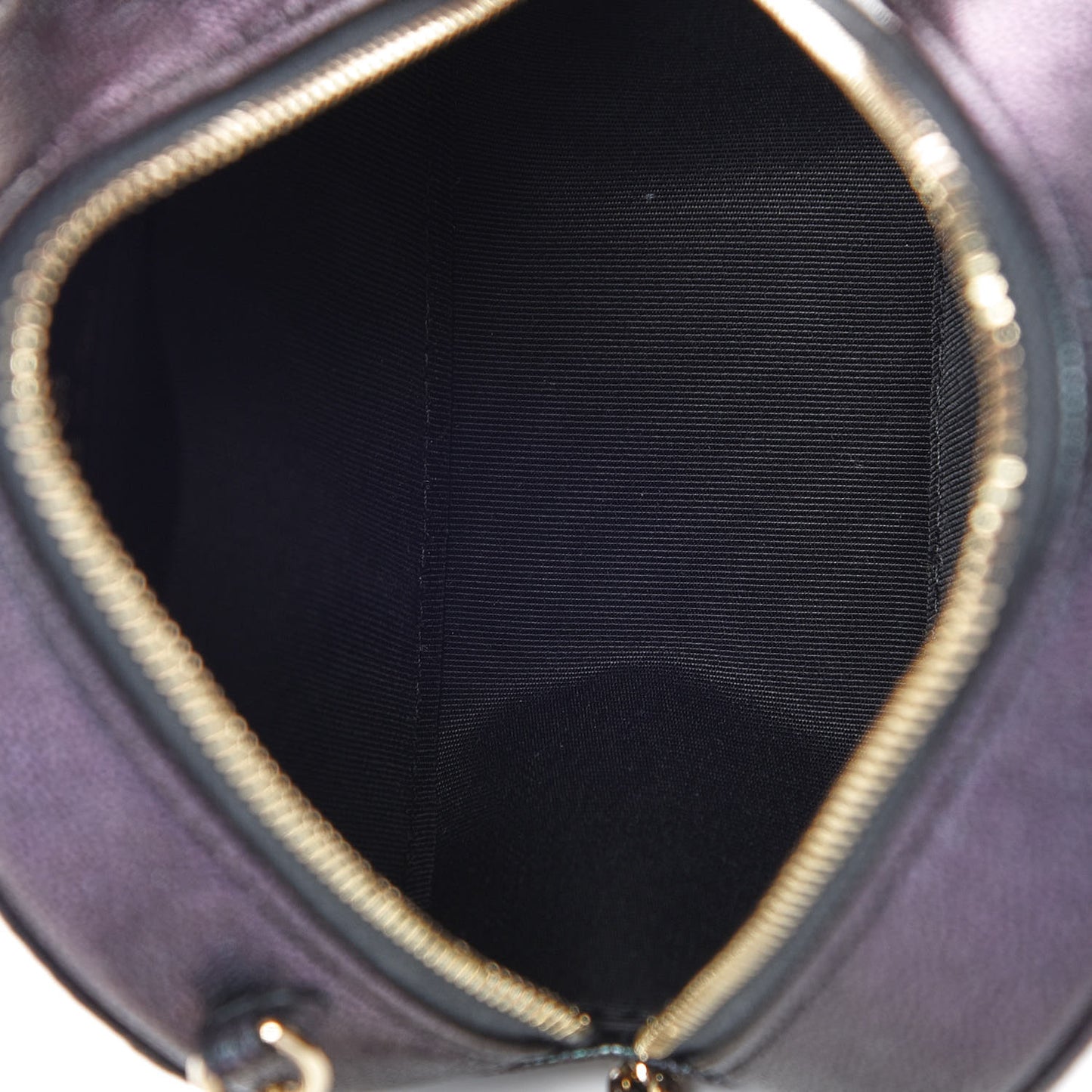 Iridescent Caviar Quilted Round Clutch With Chain Black