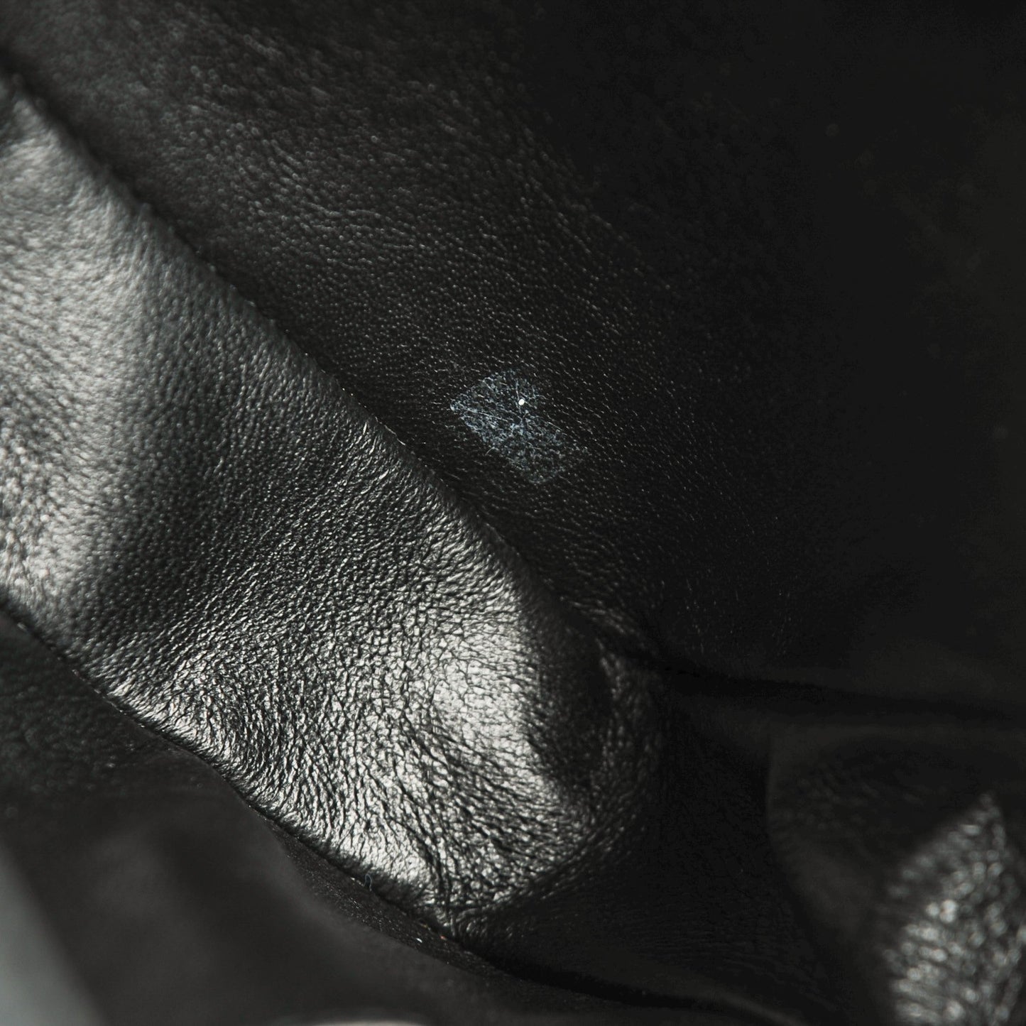 Caviar Quilted East West Flap Black