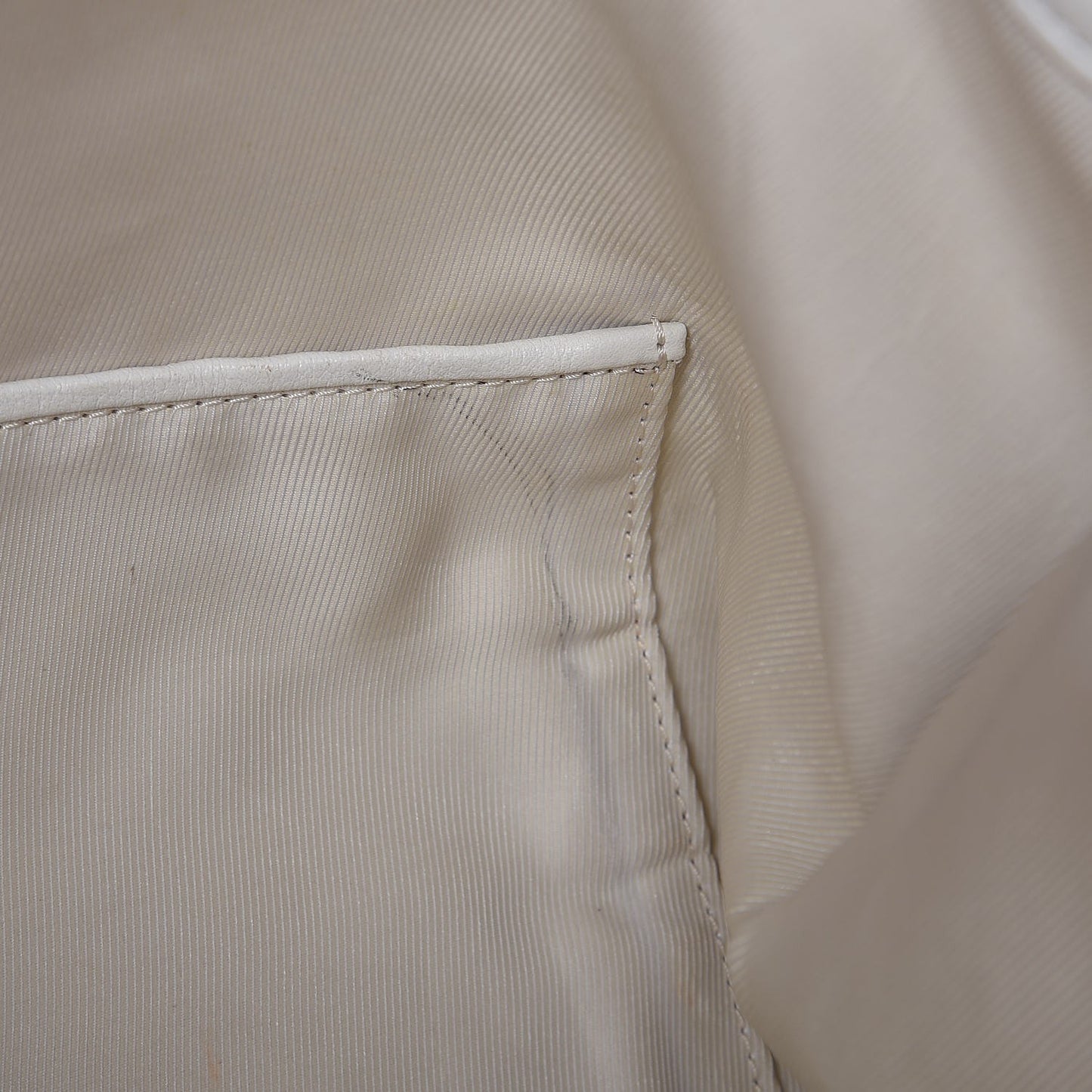 Monogram Sabbia Besace White