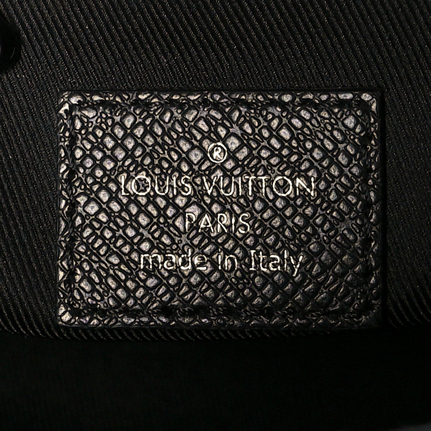 Taiga New Flap Messenger Black
