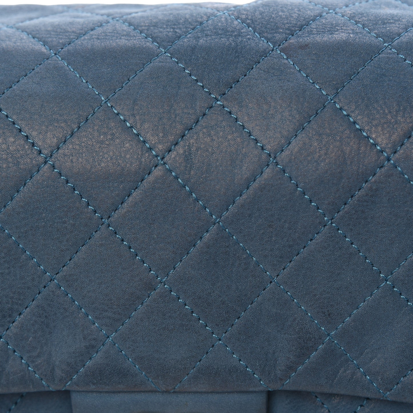 Iridescent Calfskin Large Chic Quilt Flap Dark Blue