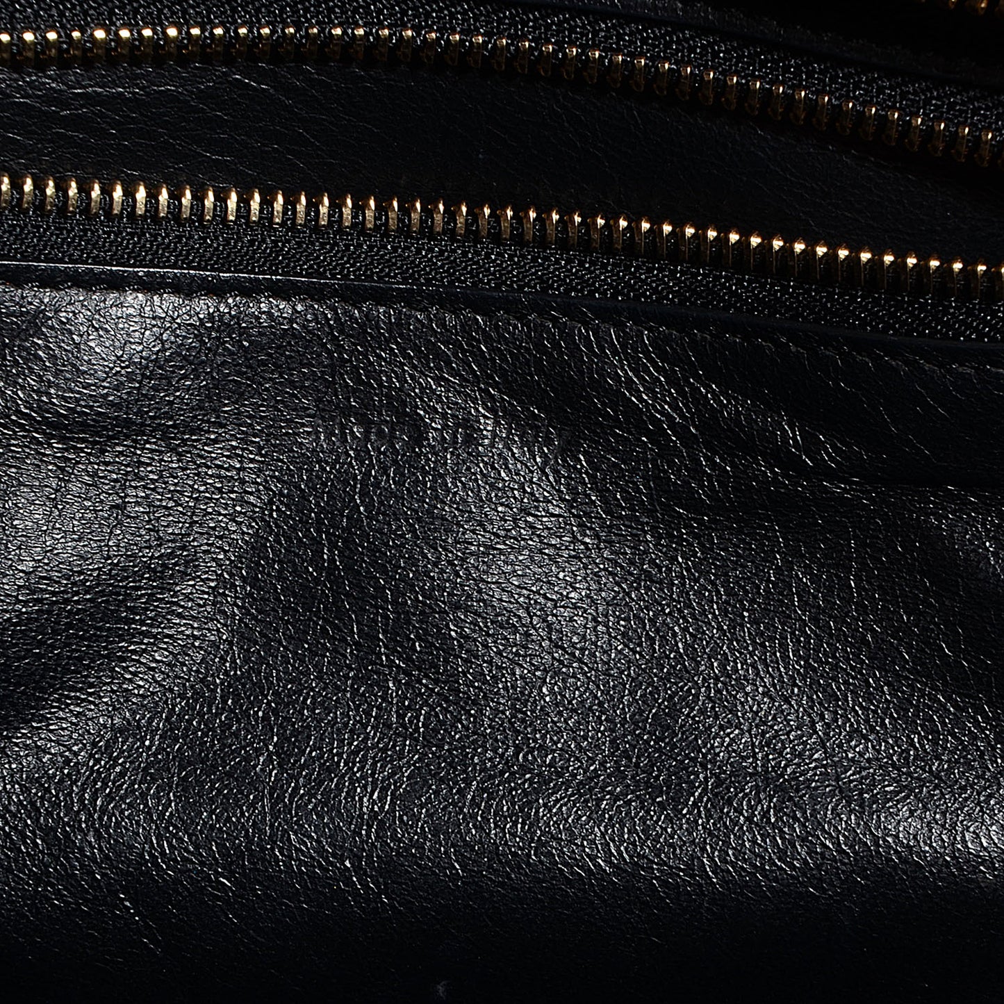 Smooth Calfskin Shoulder Luggage Black