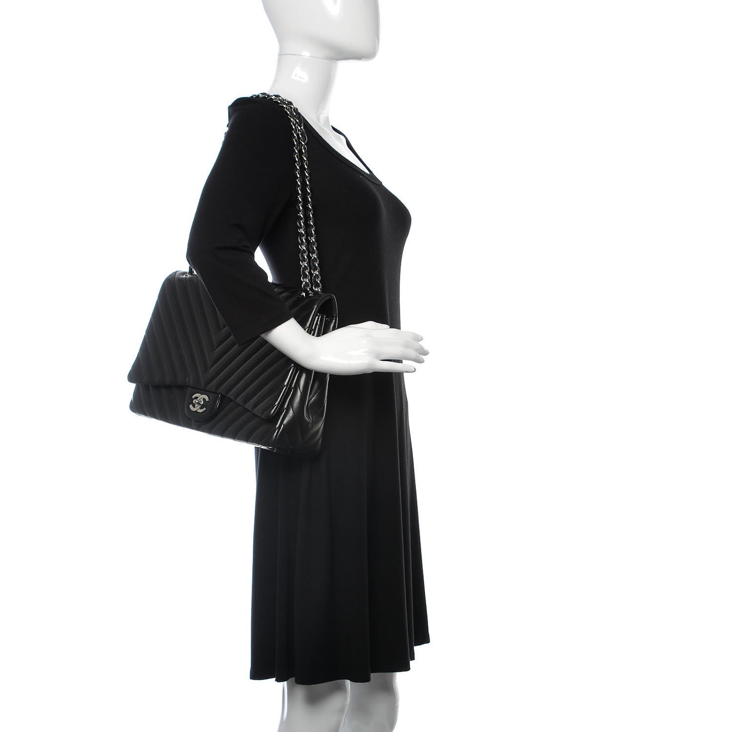 Lambskin Chevron Quilted Maxi Single Flap Black