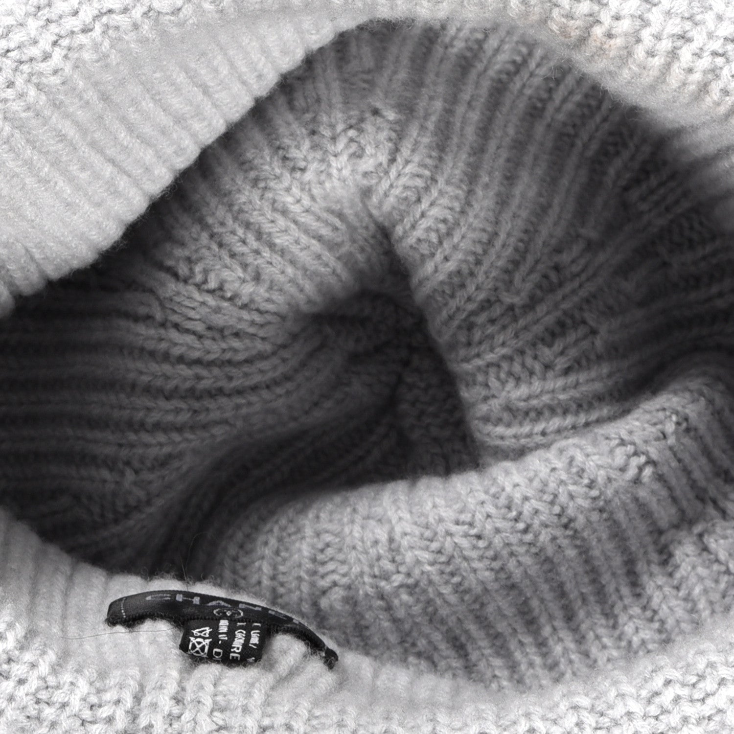 Chanel Wool Cashmere CC Beanie Hat Light Grey Fuchsia 4 of 5