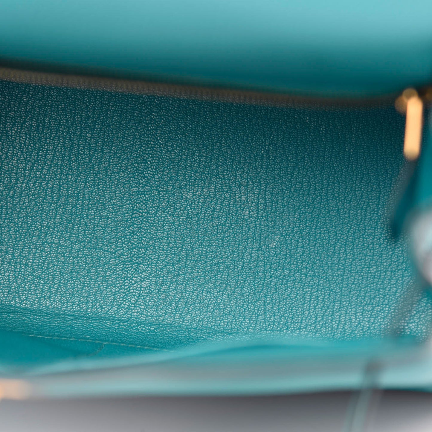 Togo Kelly Retourne 28 Turquoise