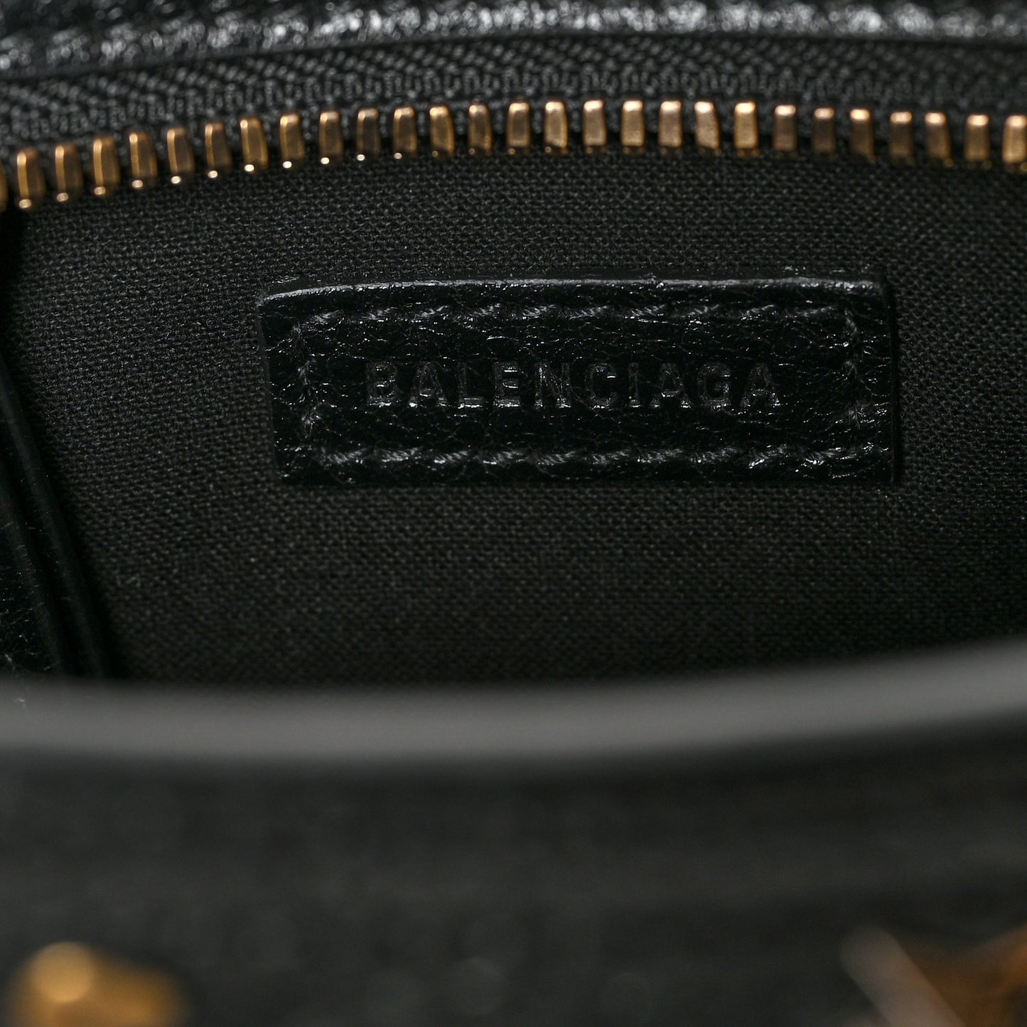 Agneau Neo Classic Hardware Pins Mini City Black