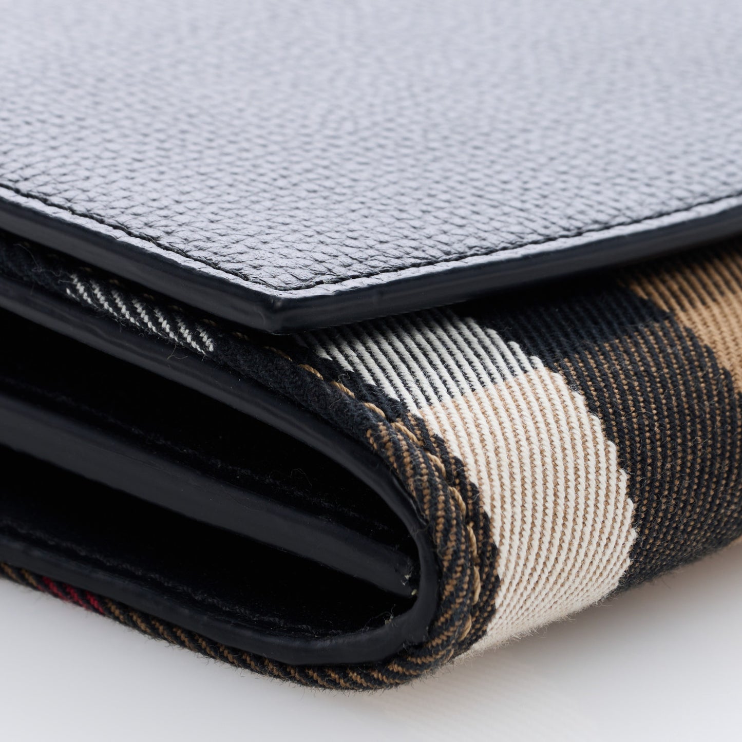 Grainy Calfskin House Check Henley Wallet On Chain Black