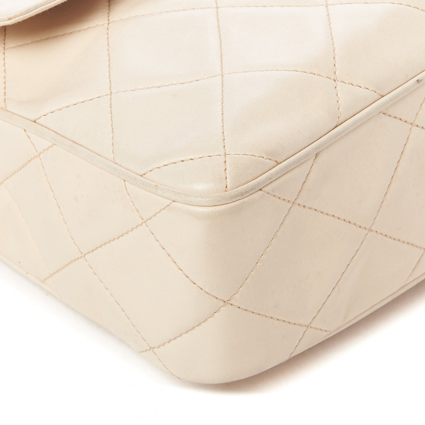 Lambskin Quilted CC Tassel Camera Case White
