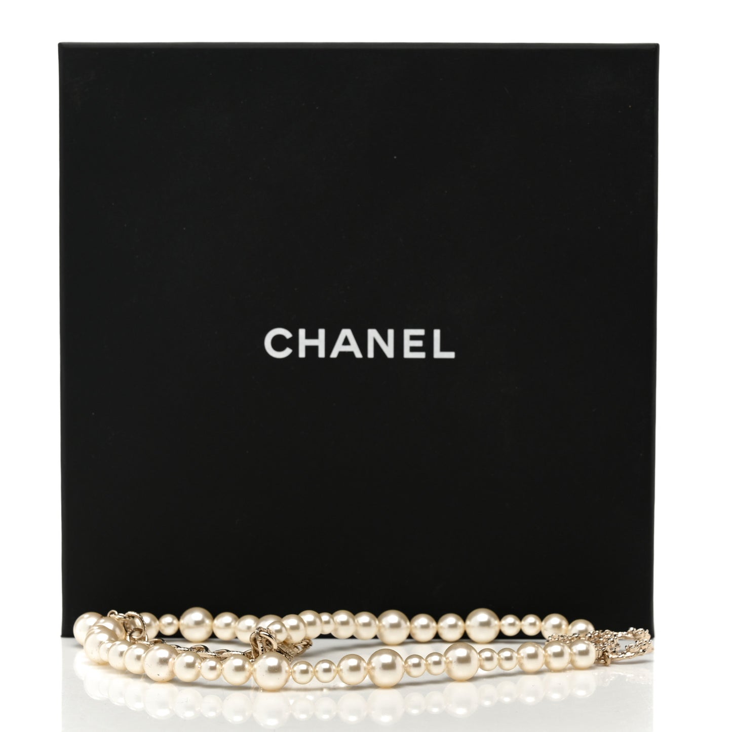 Pearl Crystal CC Camellia Short Necklace Gold