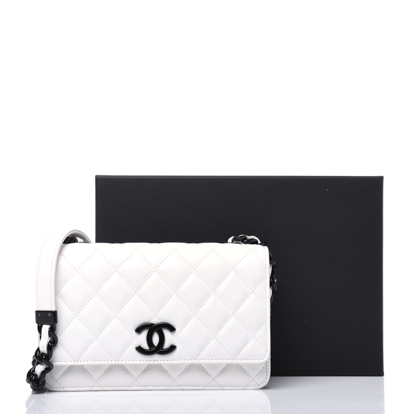Caviar Quilted My Everything Wallet On Chain WOC White