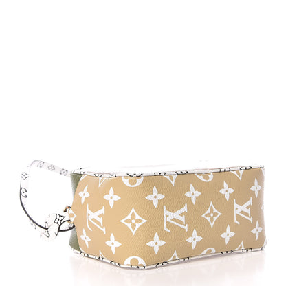 Louis Vuitton Monogram Giant Beach Pouch Kaki 4 of 9