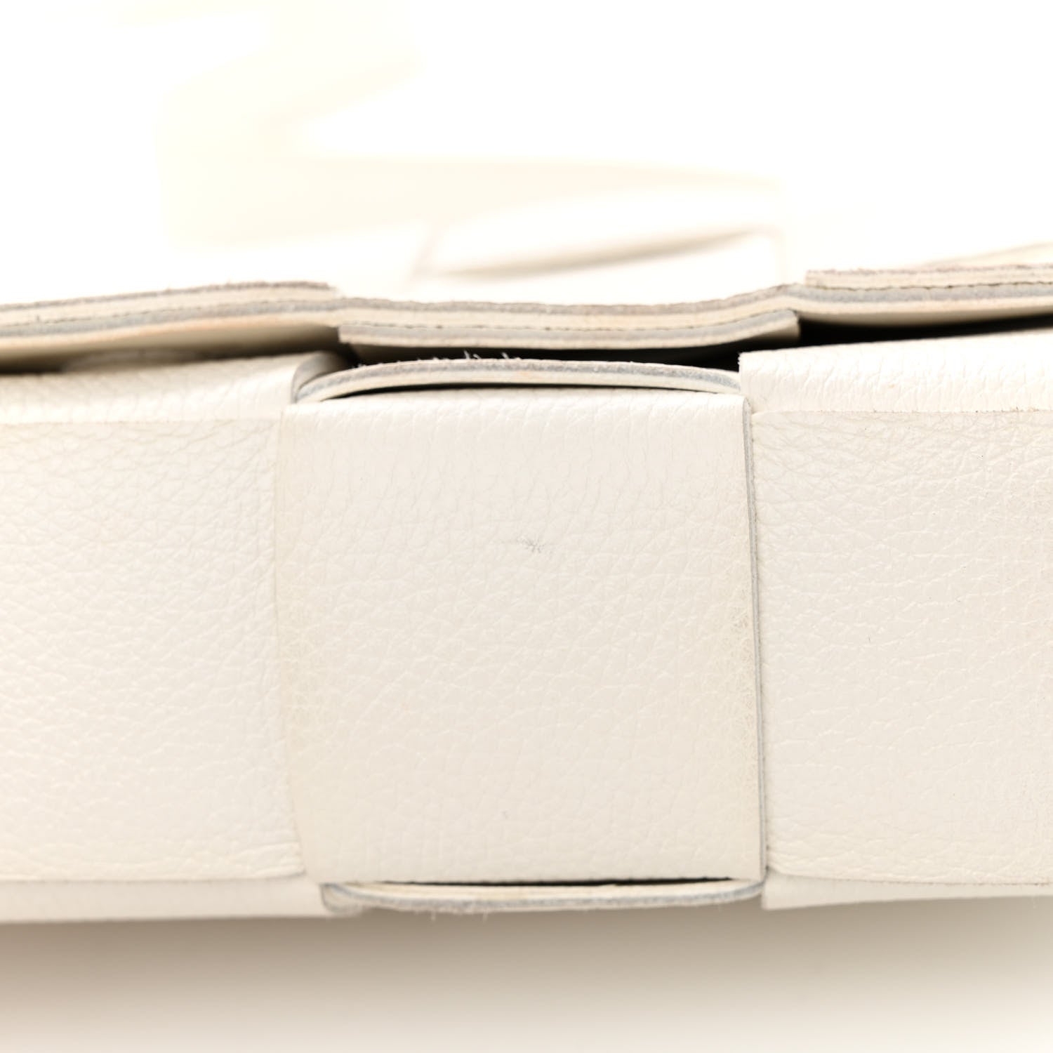 Bottega Veneta Grained Calfskin Maxi Intrecciato Cassette Crossbody Bag White 15 of 17