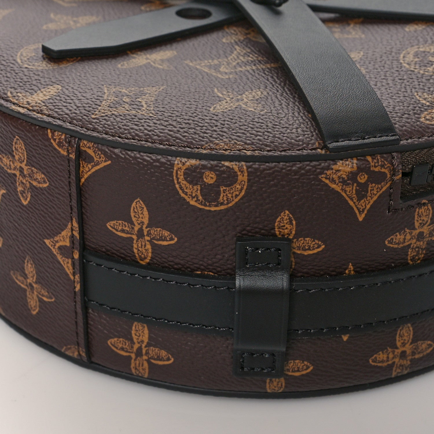 Louis Vuitton Monogram N°7 Wheel Box 8 of 9